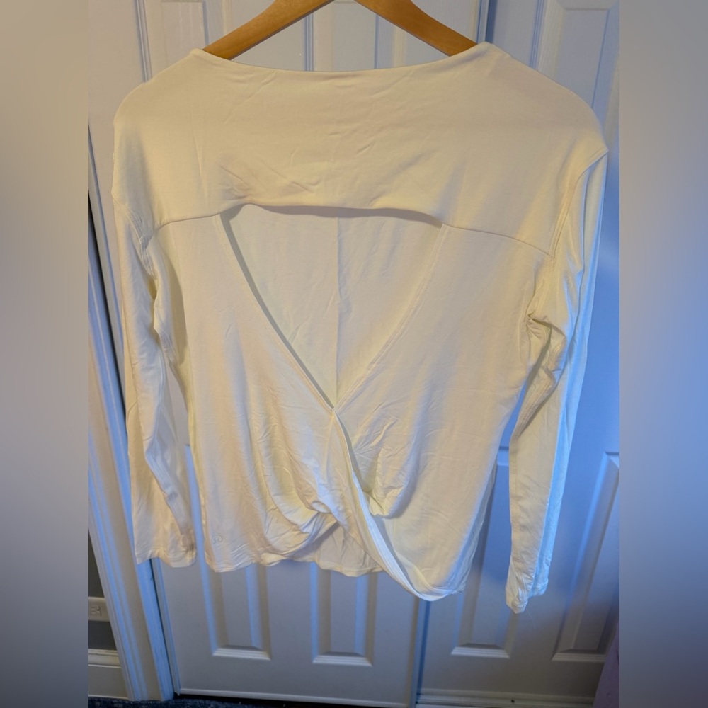 Lululemon Athletica Cream Long Sleeve Tee
Size: 4 - Picture 4 of 10
